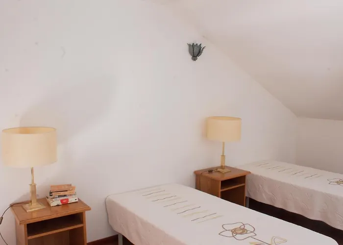 Palacio Da Portela Iii